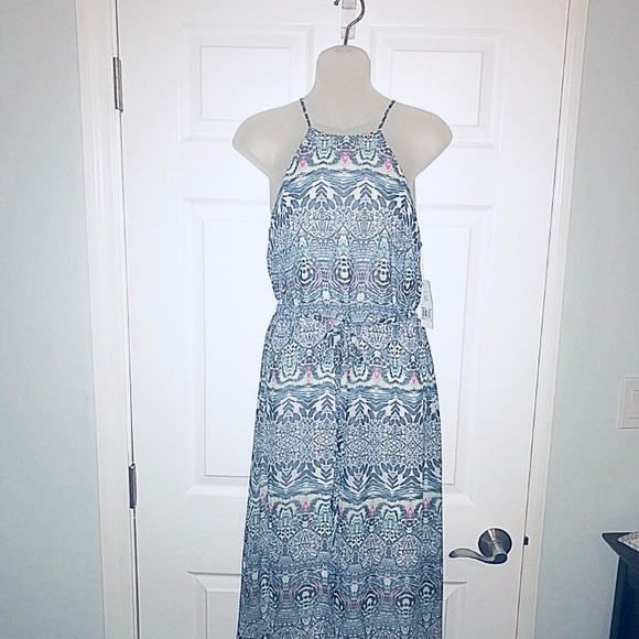 Donna Morgan Dresses & Skirts - 🛑SOLD NWT Gorgeous print maxi dress